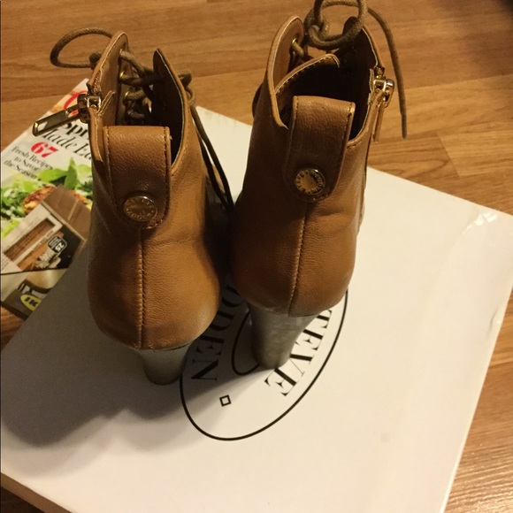 Steve Madden Booties - Picture 5 of 7